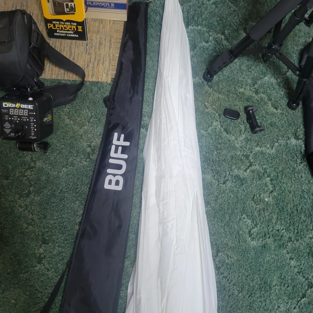 Black Tripod with White Umbrella Kit